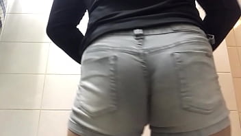 Ou bege, ou azul ou cinza .... 3 opcões ....