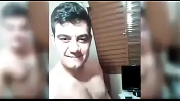 Yuri Gaúcho Mostra Seu Pau Volumoso!