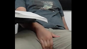 Colegiala Cachonda Se Dedea En El Instituto.