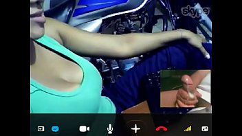 Le Gusta La Leche Muestra Senos Para Ver Como Le Viene