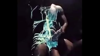 Đen đen - Full Frontal