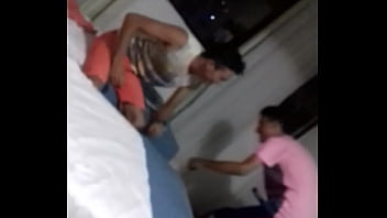 Negao Da Pika De Controle Querendo Pegar Novinho No Quarto Do Hotel