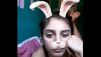 18 Yo Latina Showing Sexy Feet Unknowingly