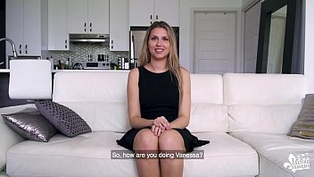 Casting Francais - First Time Casting For Canadian Amateur Lesbian Vanessa Siera
