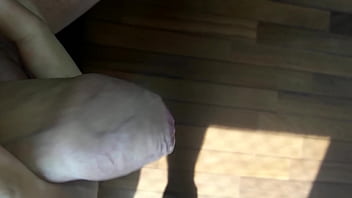 Vazou Novinho Batendo Punheta Para A Namorada