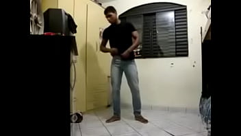 Trocando De Roupa - de, gostoso, soloboy, garoto, roupa, trocando - Video 4245600