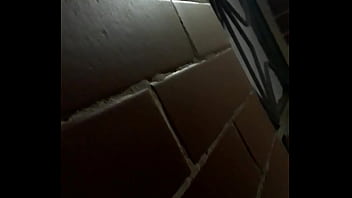 Ouvindo Vizinha Trair O Marido E Gemendo Alto