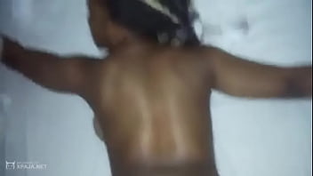 Asi Es Como A Ella Le Gusta Que Le Apriete Las Nalgas Xpaja