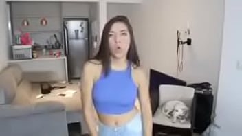 Danirussodançandoftmiakhalifa[18]cenasfortes