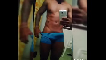 Dominicano Bulto Bailando