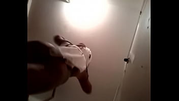 Mi Primita Cambiandose