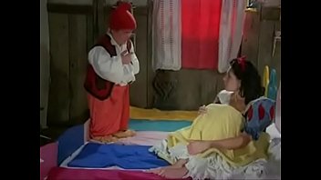 Snow White And 7 Dwarfs - white, snow - Video 4204607