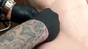 Rhianna Gets Pussy Pierced