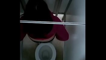 espiada en el baño L.M. 1