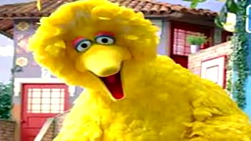 Loira Gostosa Pagando Um Boquete Na Garrafa