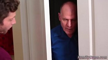 Hot Stepmom Fucks Patron' Stepdaughter And Stepmother Gives Away First Time