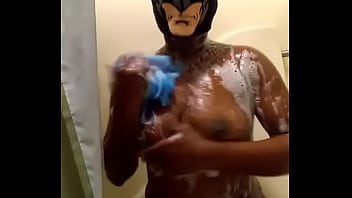 Cynamun In The Shower