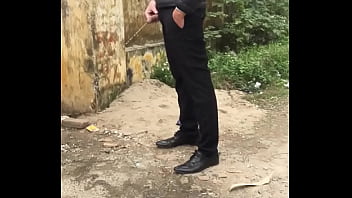 Thanh Nien Dai Bay Ben Xe