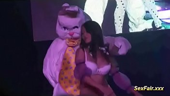 Incredible Hot Venus Sexfair Striptease Show