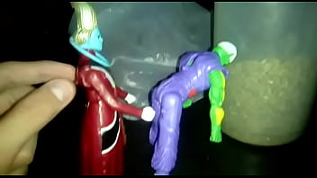 Piccolo Se Pone Cachondo Y Wiss Se Deja Llevar, Le Termina Rompiendo El Orto