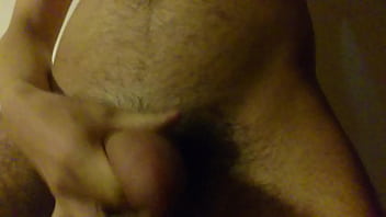 Chico Se Masturba En Su Cuarto
