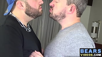 Horny Bears Bobbi Gee And Eric Schwanz Fuck Like Crazy