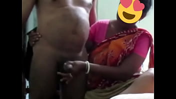 Desi Aunty Hand Job To Cum