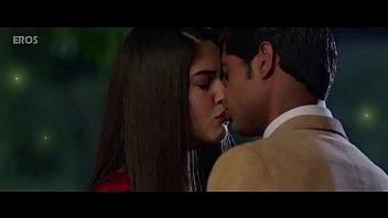 Best Uncut Kisses Of Bollywood