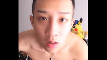 Trai đẹp mình d_y khoe cặc khủng