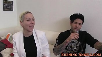 Tattooed Pinup Chats Bts