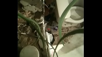 Mi Prima En El Baño (mamon El Video)