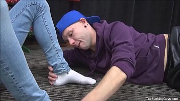 Gizzy And Tristan Christmas Hot Toe Sucking
