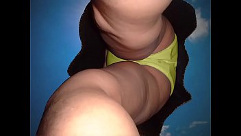 Bajo Mi Falda (foto-video)