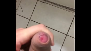 Punheta Rápida - gay, punheta, bronha, novinho, babando - Video 3995319