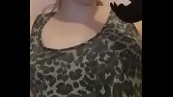 18 Year Old Gives Sloppy Head