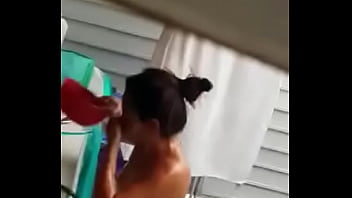 Novinha Sendo Filmada Tomando Banho