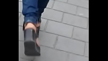 Culo De Madura En La Calle (2daparte)