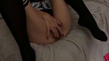 Anita Cummings Has A Roommate Help Her Squirt For Online Playdate