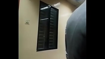 গুলিস্তানে হোটেল থেকে গোপন ক্যামরায় ধারনকৃত রমরমা দেহ ব্যবসার ভিডিও