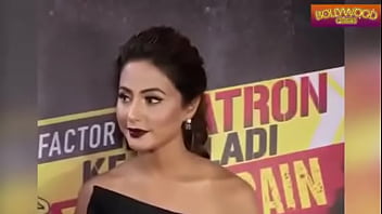 Hot Hina Khan Wardrobe Malfunction