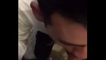 Cruising En Baño Publico Se Come Mi Verga