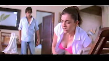 Kajal Agarwal Milky Boobs Show Slow-motion