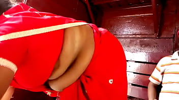 Bhojpuri Bhabhi Side Boobs In Village !