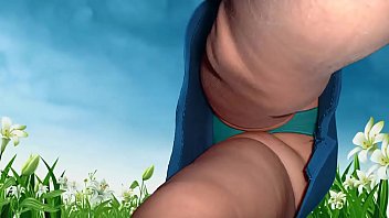 (Bajo Mi Falda-2) _Fui al campo a re...coger florecitas_ (Foto-video)