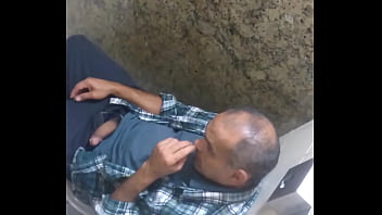 Pegacao Dos Coroa No Banheirao