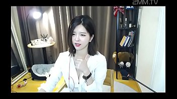 Korean, South, Hostess - Asian_woman - 2025 - Intense - Session - Video 4112682