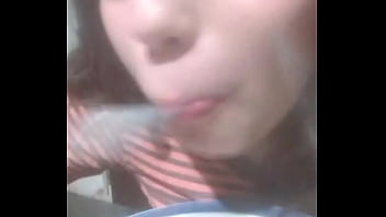 Morra Comiendo Cereal