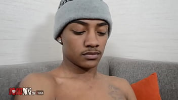 Deon Parker Does A Pretty Boy Beat Off