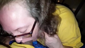 Vecchia Signora Milfona Con Occhiali Pompino Stupire