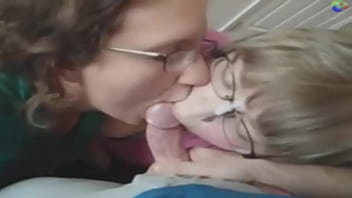 Madre E La Sua Amica Pompino E Sborrata In Bocca